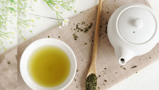 5 SURPRISING BEAUTY BENEFITS OF DRINKING GREEN TEA